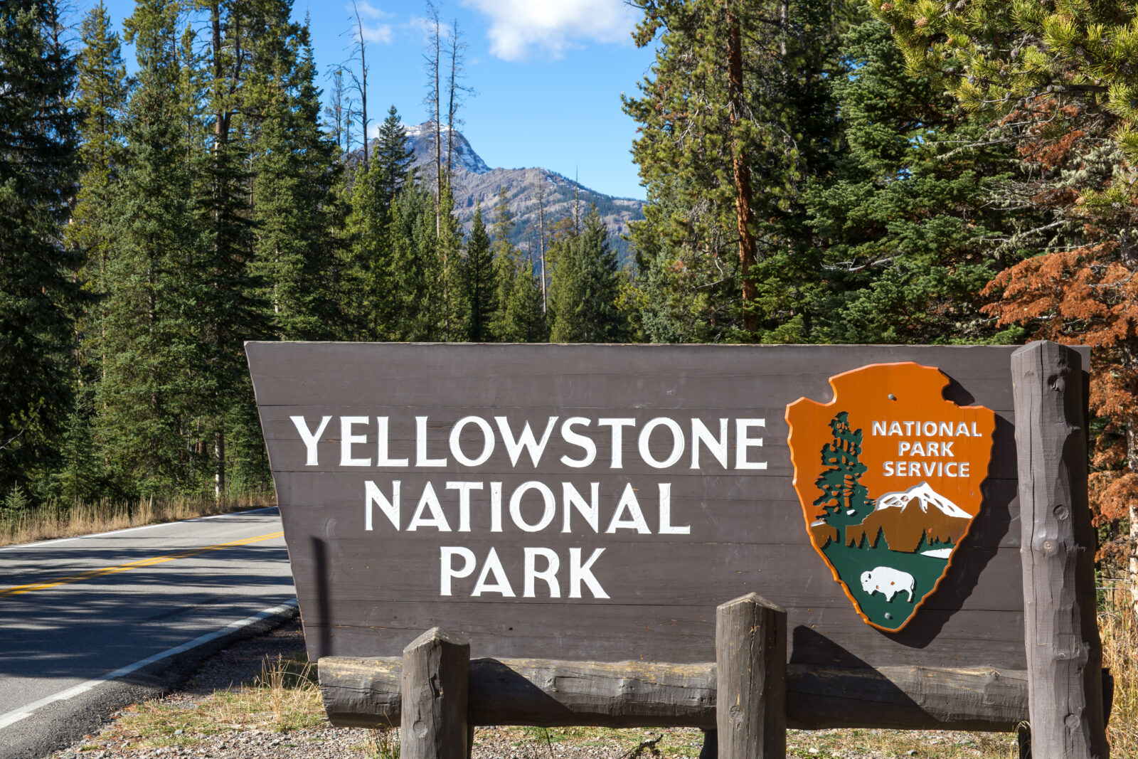 Yellowstone national park entrance sign